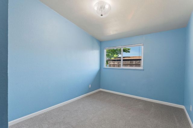 6404 La Cienega Drive, North Highlands, CA 95660