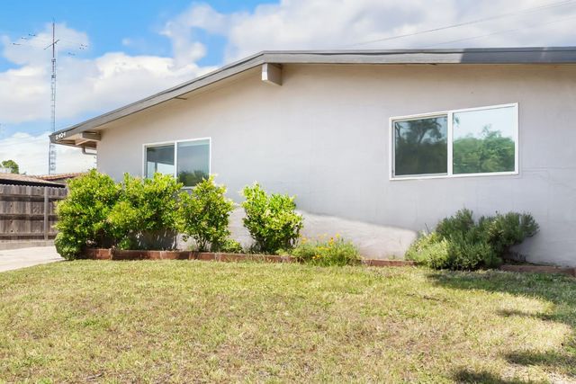 6404 La Cienega Drive, North Highlands, CA 95660