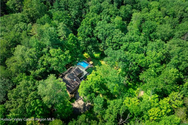 17 Clovewood Road, High Falls, NY 12440