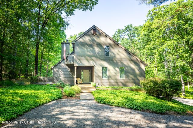 17 Clovewood Road, High Falls, NY 12440