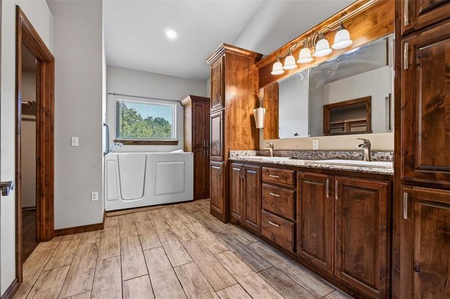 9280 Jasper Drive, Jones, OK 73049