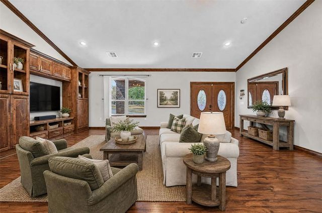9280 Jasper Drive, Jones, OK 73049