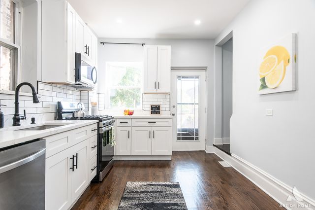 4937 S Prairie Avenue, Chicago, IL 60615