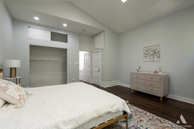 4937 S Prairie Avenue, Chicago, IL 60615