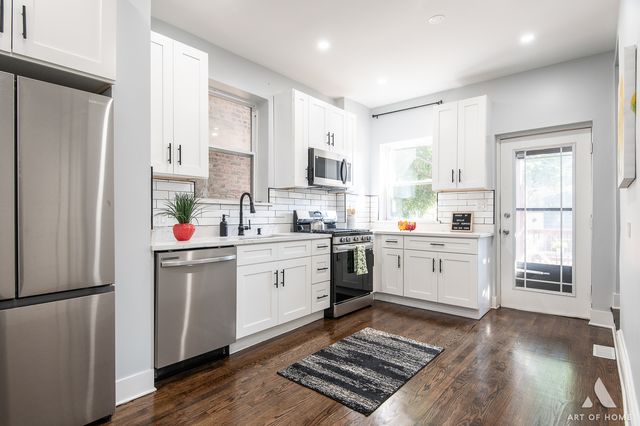 4937 S Prairie Avenue, Chicago, IL 60615