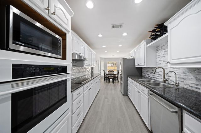 19837 S Plantation Estates Drive, Porter, TX 77365