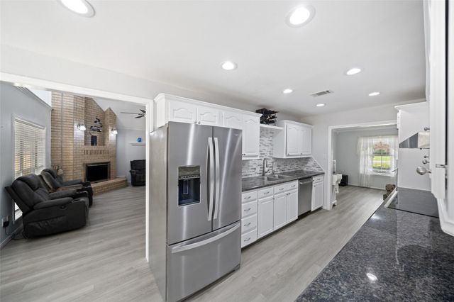 19837 S Plantation Estates Drive, Porter, TX 77365
