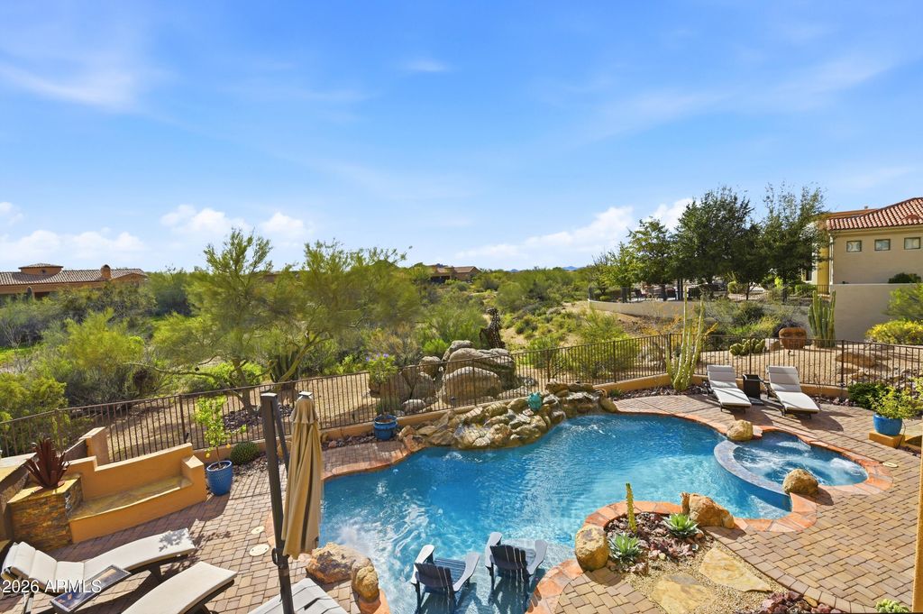 Image 11 of property listing at 8469 E Nightingale Star Drive, Scottsdale, AZ 85266