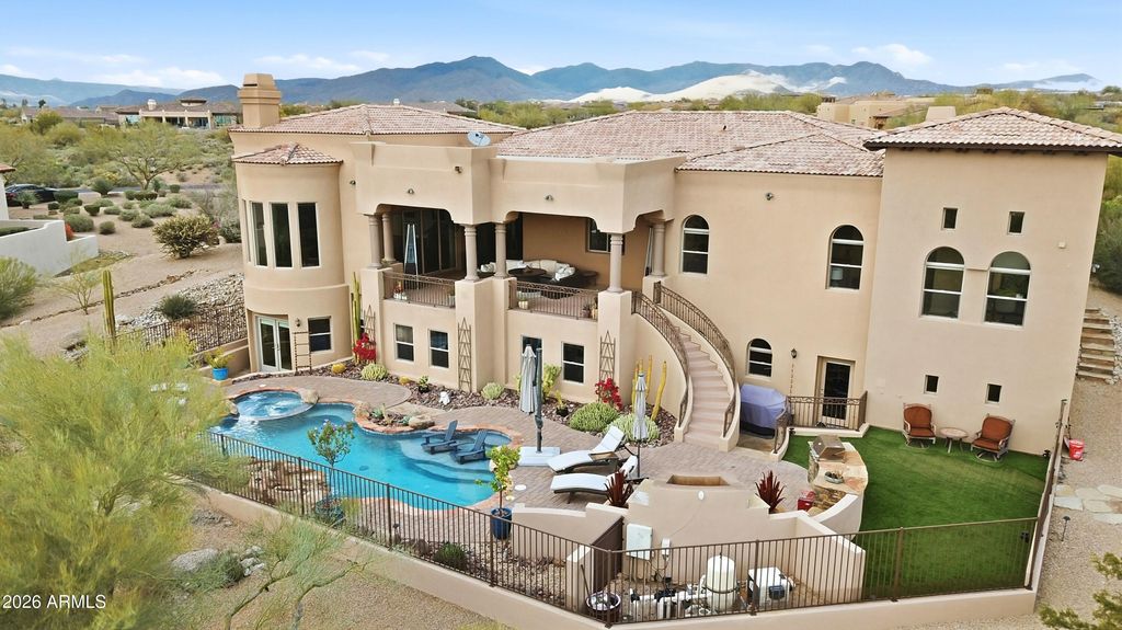 Image 13 of property listing at 8469 E Nightingale Star Drive, Scottsdale, AZ 85266