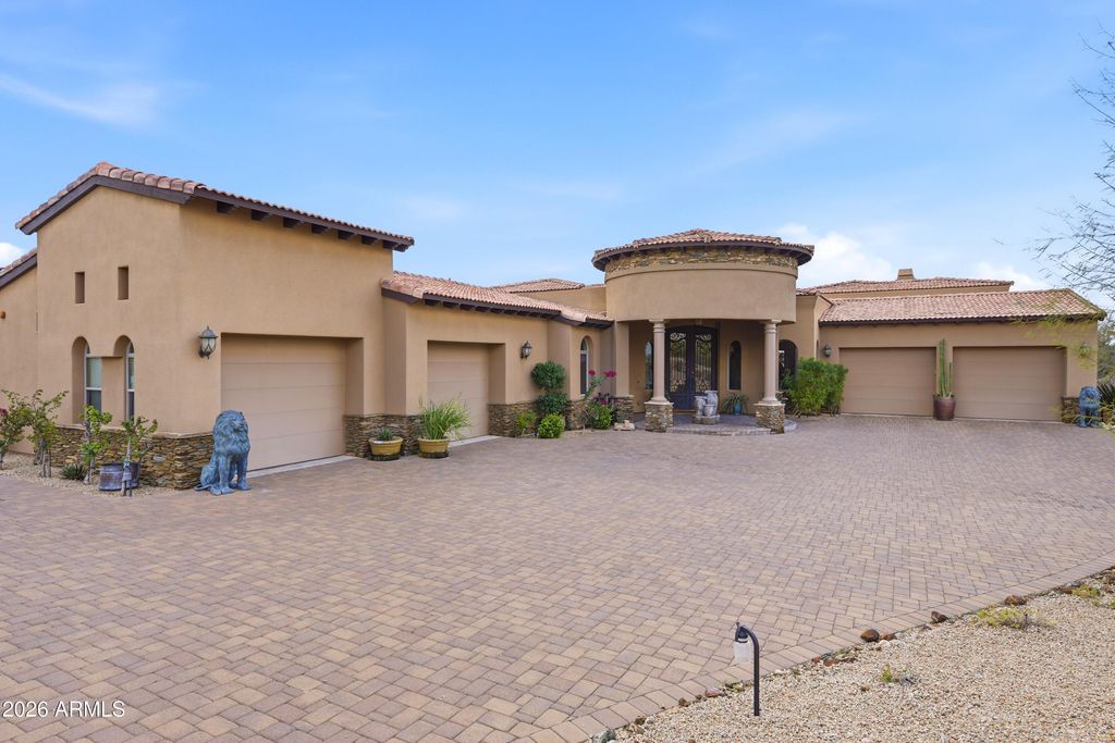 Image 3 of property listing at 8469 E Nightingale Star Drive, Scottsdale, AZ 85266