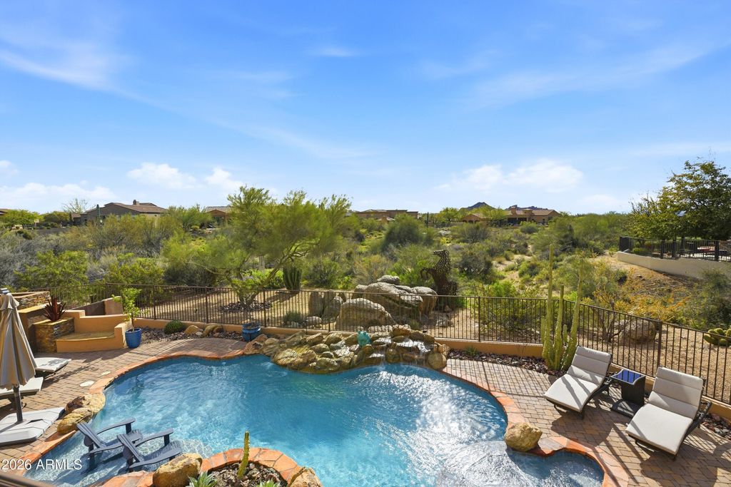 Image 4 of property listing at 8469 E Nightingale Star Drive, Scottsdale, AZ 85266