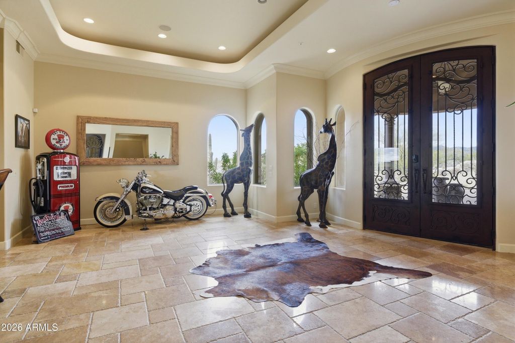 Image 6 of property listing at 8469 E Nightingale Star Drive, Scottsdale, AZ 85266