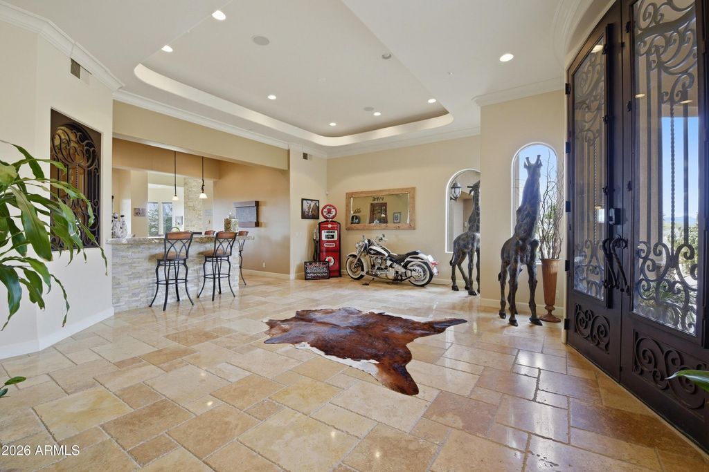 Image 7 of property listing at 8469 E Nightingale Star Drive, Scottsdale, AZ 85266