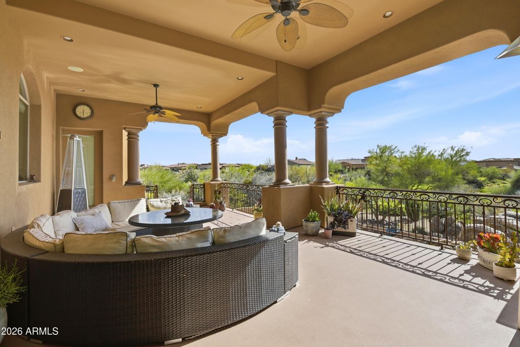 Image 8 of property listing at 8469 E Nightingale Star Drive, Scottsdale, AZ 85266