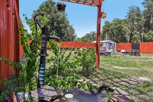 6401 E WARM SPRINGS AVENUE, Coleman, FL 33521