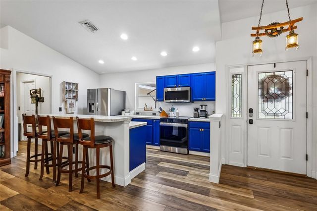 6401 E WARM SPRINGS AVENUE, Coleman, FL 33521