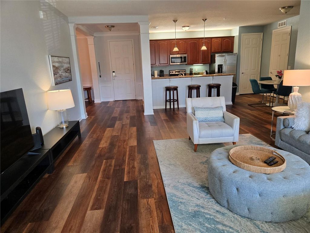 Image 13 of property listing at 5049 SHOREWAY LOOP 30101, Orlando, FL 32819