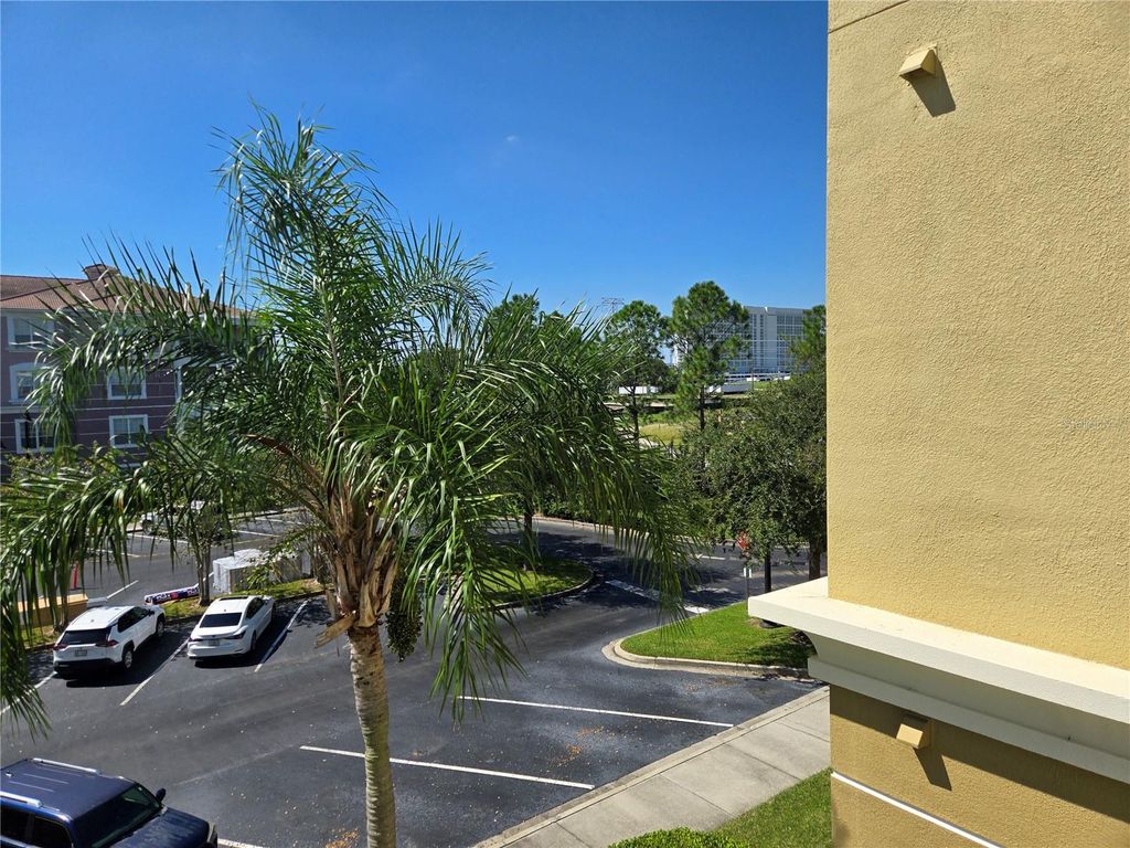 Image 16 of property listing at 5049 SHOREWAY LOOP 30101, Orlando, FL 32819