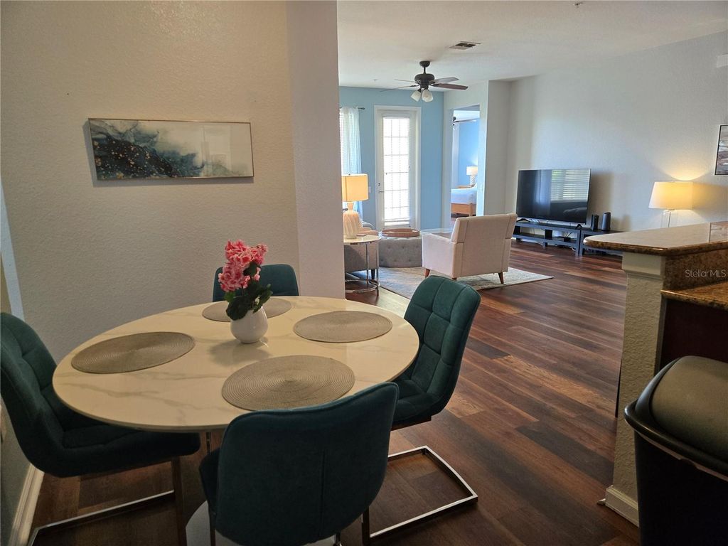 Image 38 of property listing at 5049 SHOREWAY LOOP 30101, Orlando, FL 32819