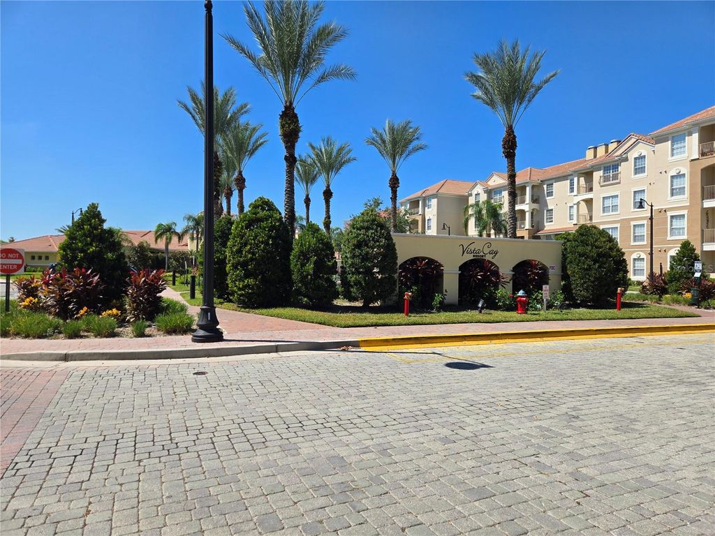 Image 49 of property listing at 5049 SHOREWAY LOOP 30101, Orlando, FL 32819