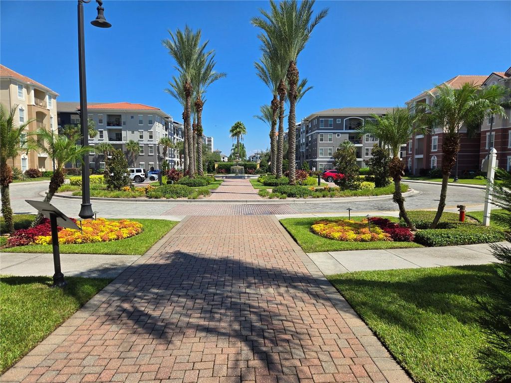 Image 51 of property listing at 5049 SHOREWAY LOOP 30101, Orlando, FL 32819