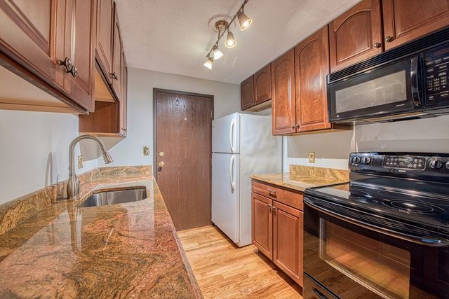 47 Juniper Rd F9, North Attleboro, MA 02760