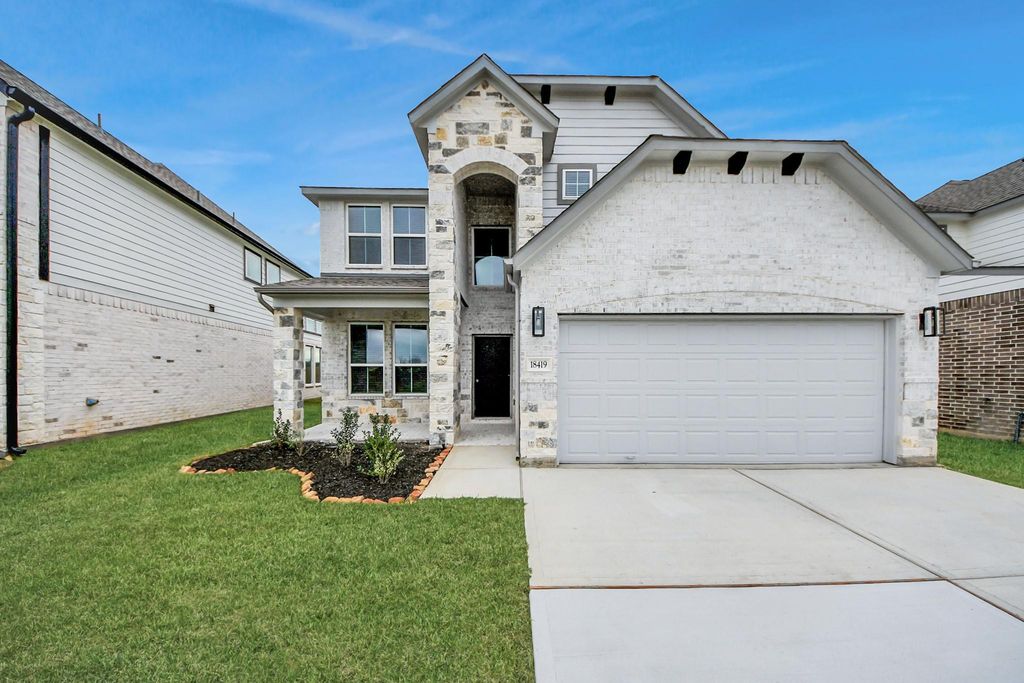 Image 3 of property listing at 18419 Porta Marina Drive, Fresno, TX 77545