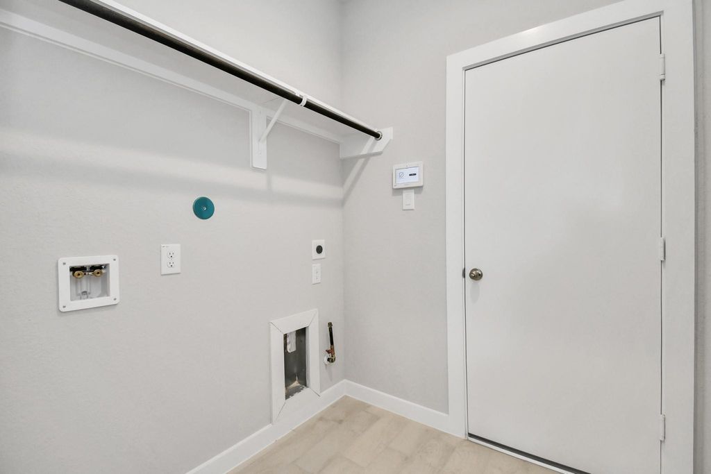 Image 37 of property listing at 18419 Porta Marina Drive, Fresno, TX 77545