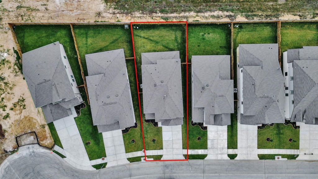 Image 5 of property listing at 18419 Porta Marina Drive, Fresno, TX 77545