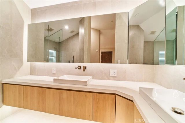 1119 Crestview Drive B, Fullerton, CA 92833