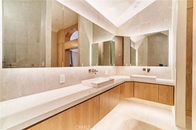 1119 Crestview Drive B, Fullerton, CA 92833