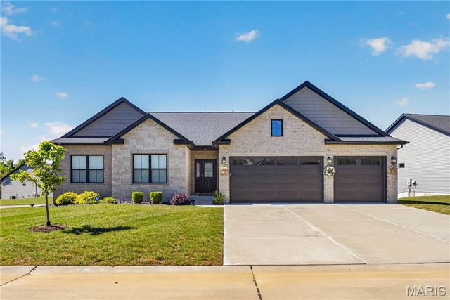 2911 Kehrswood Court, Maryville, IL 62062