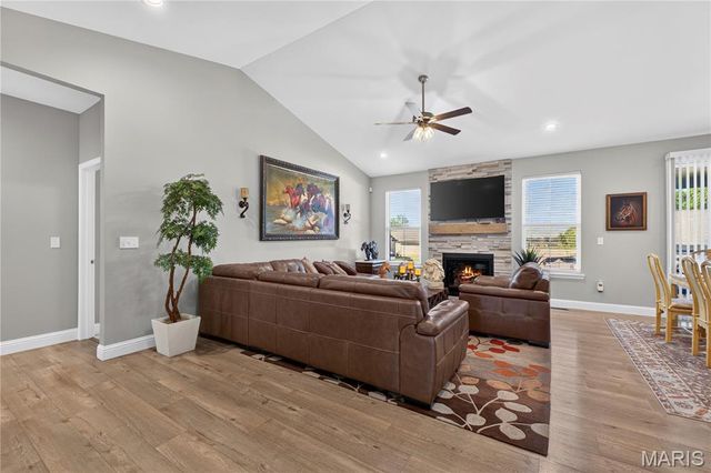 2911 Kehrswood Court, Maryville, IL 62062