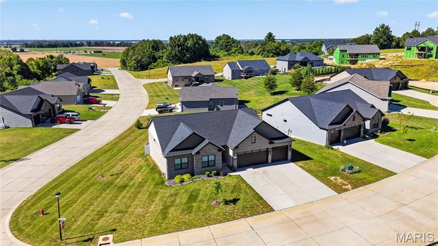 2911 Kehrswood Court, Maryville, IL 62062