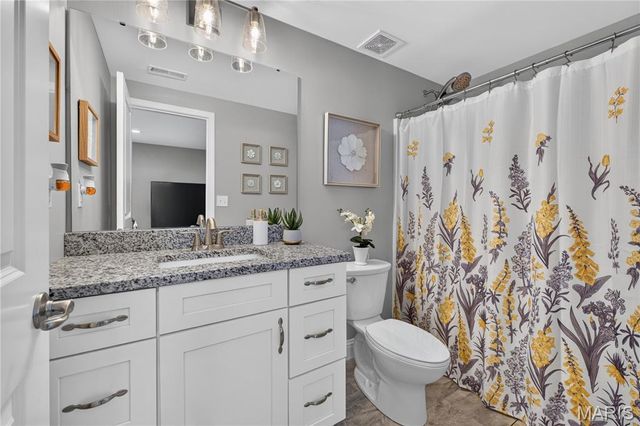 2911 Kehrswood Court, Maryville, IL 62062