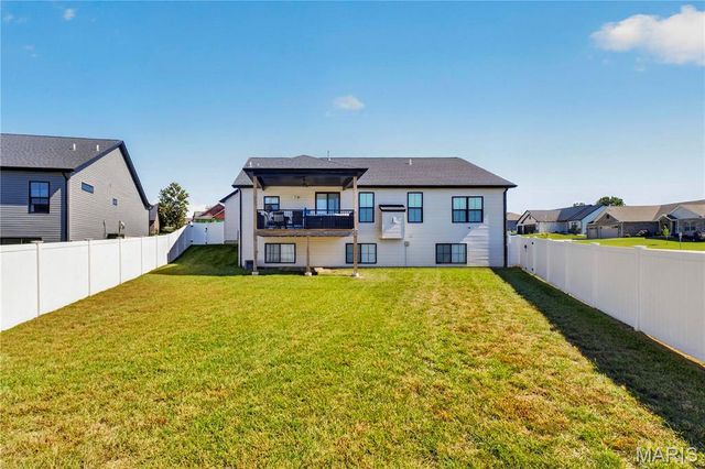 2911 Kehrswood Court, Maryville, IL 62062