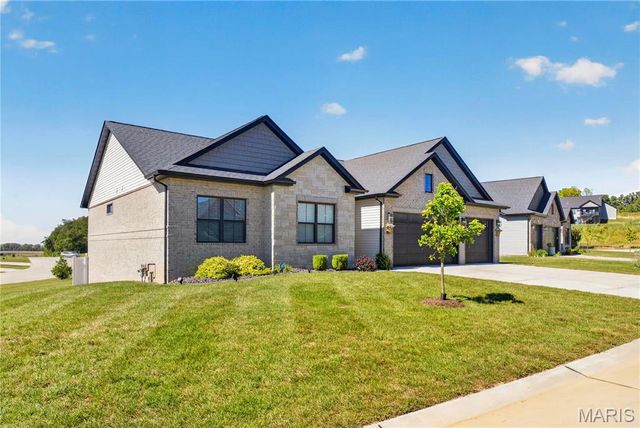 2911 Kehrswood Court, Maryville, IL 62062