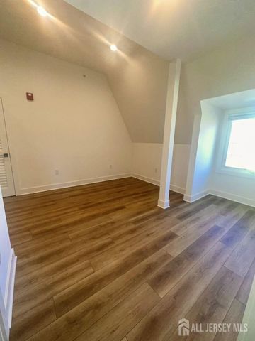 195 Main Street 303, Metuchen, NJ 08840