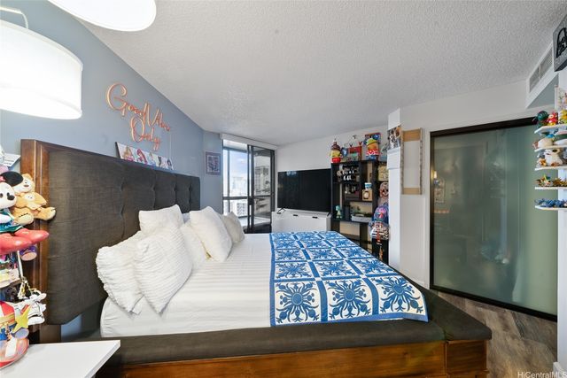 1040 Lunalilo Street 702, Honolulu, HI 96822