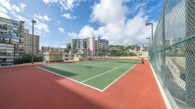 1040 Lunalilo Street 702, Honolulu, HI 96822