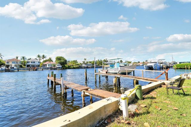 2031 Melody Lane, Palm Beach Gardens, FL 33410