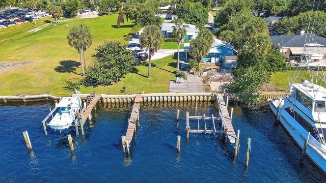 2031 Melody Lane, Palm Beach Gardens, FL 33410