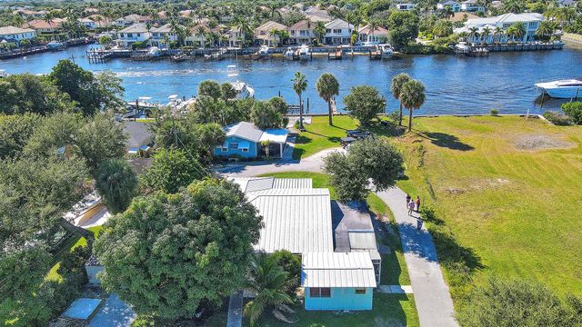 2031 Melody Lane, Palm Beach Gardens, FL 33410