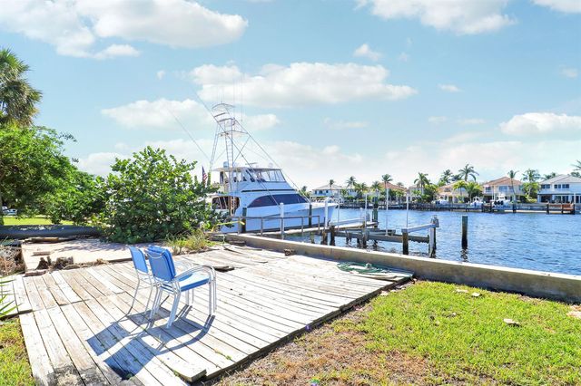 2031 Melody Lane, Palm Beach Gardens, FL 33410