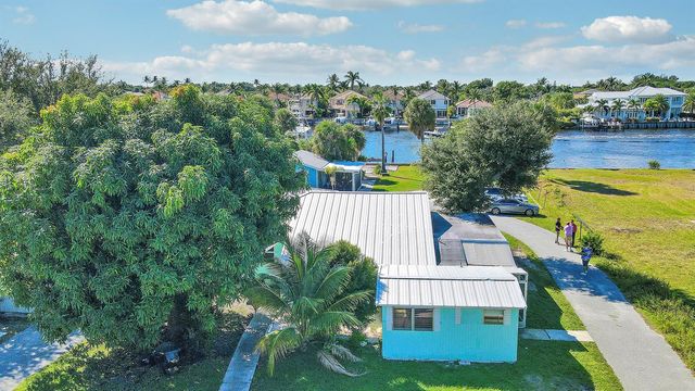2031 Melody Lane, Palm Beach Gardens, FL 33410