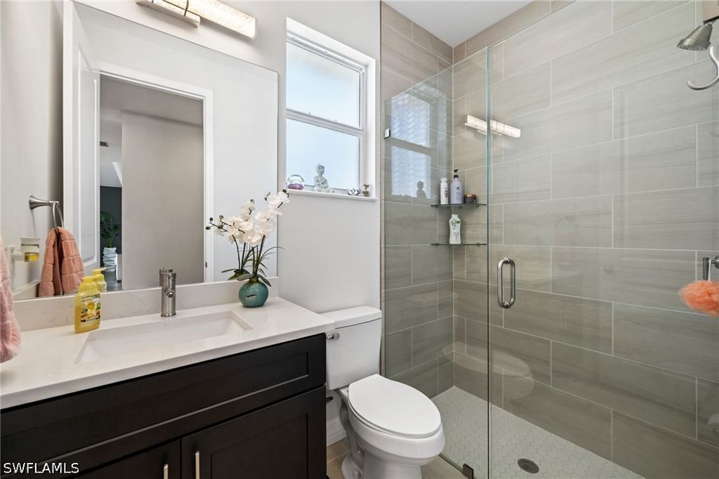 Image 24 of property listing at 1017 NW 15th TER, Cape Coral, FL 33993