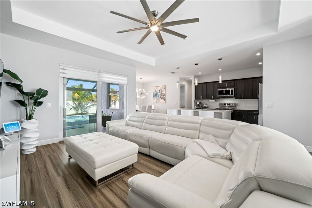 Image 5 of property listing at 1017 NW 15th TER, Cape Coral, FL 33993