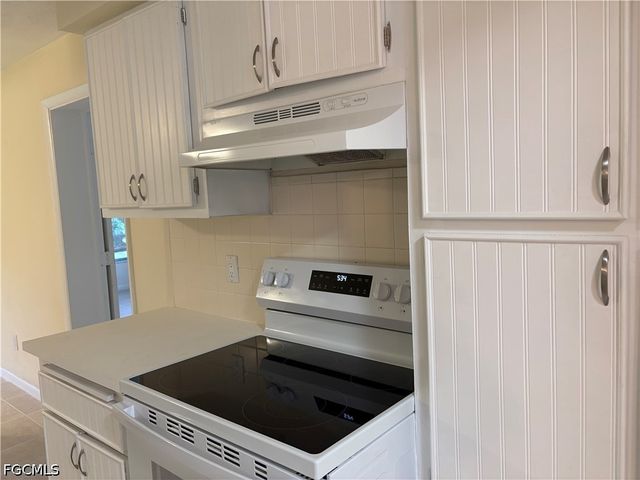 5661 Eichen CIR E, Fort Myers, FL 33919