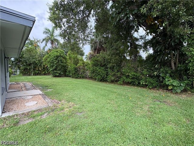 5661 Eichen CIR E, Fort Myers, FL 33919