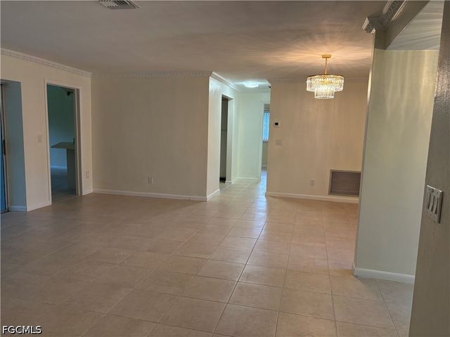 5661 Eichen CIR E, Fort Myers, FL 33919
